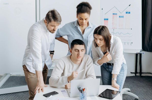 What SEO Strategies Should UK Financial Advisory Firms Use to Improve Organic Search Rankings?